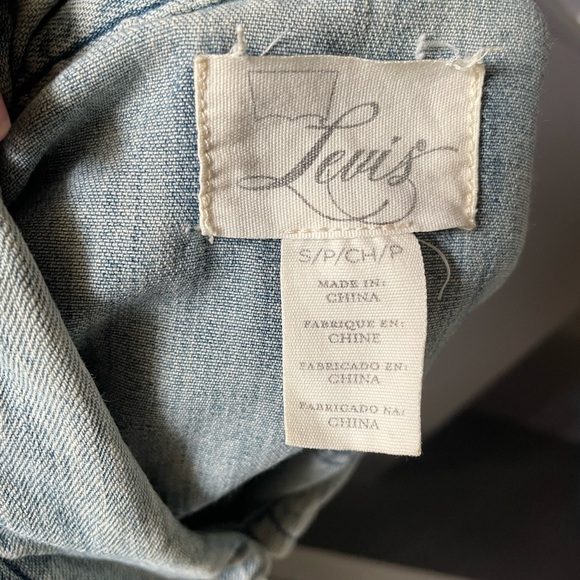 Levi’s denim shirt. Size small . Condition 10:10 - Picture 4 of 6